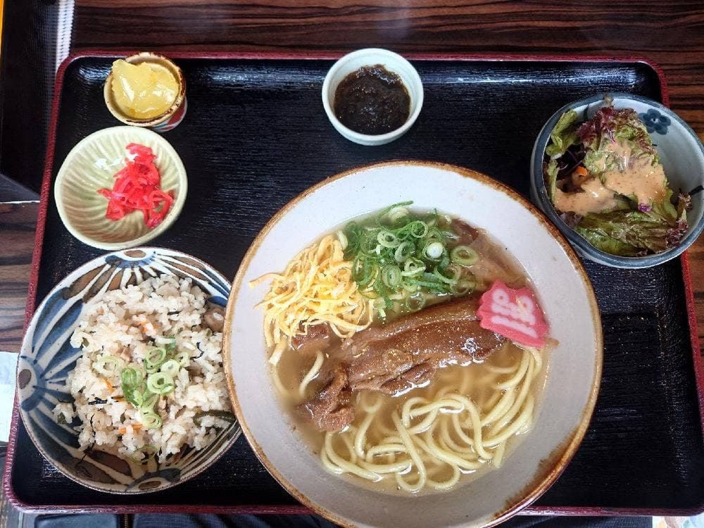 沖縄料理 新垣家 本通店