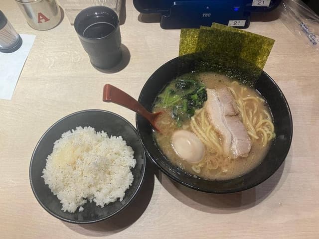 横浜家系ラーメン 銀家 東俣野店 - サブ画像1
