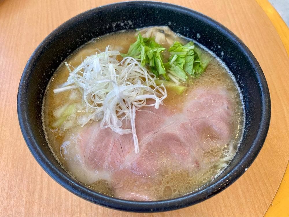鶏白湯ラーメン朝陽
