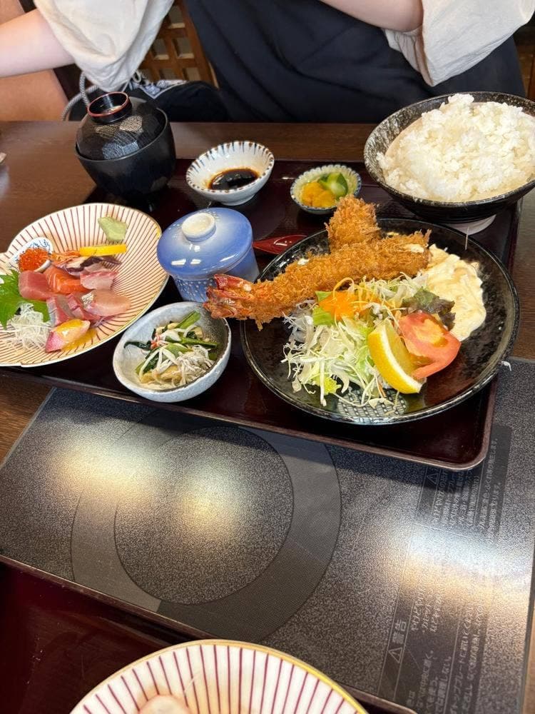 ごはん家 ぼろ小屋