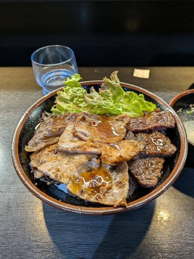 焼肉丼 たどん