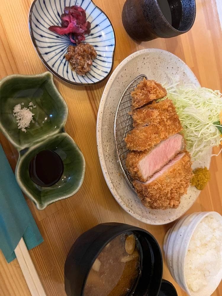 とんかつ みつくら
