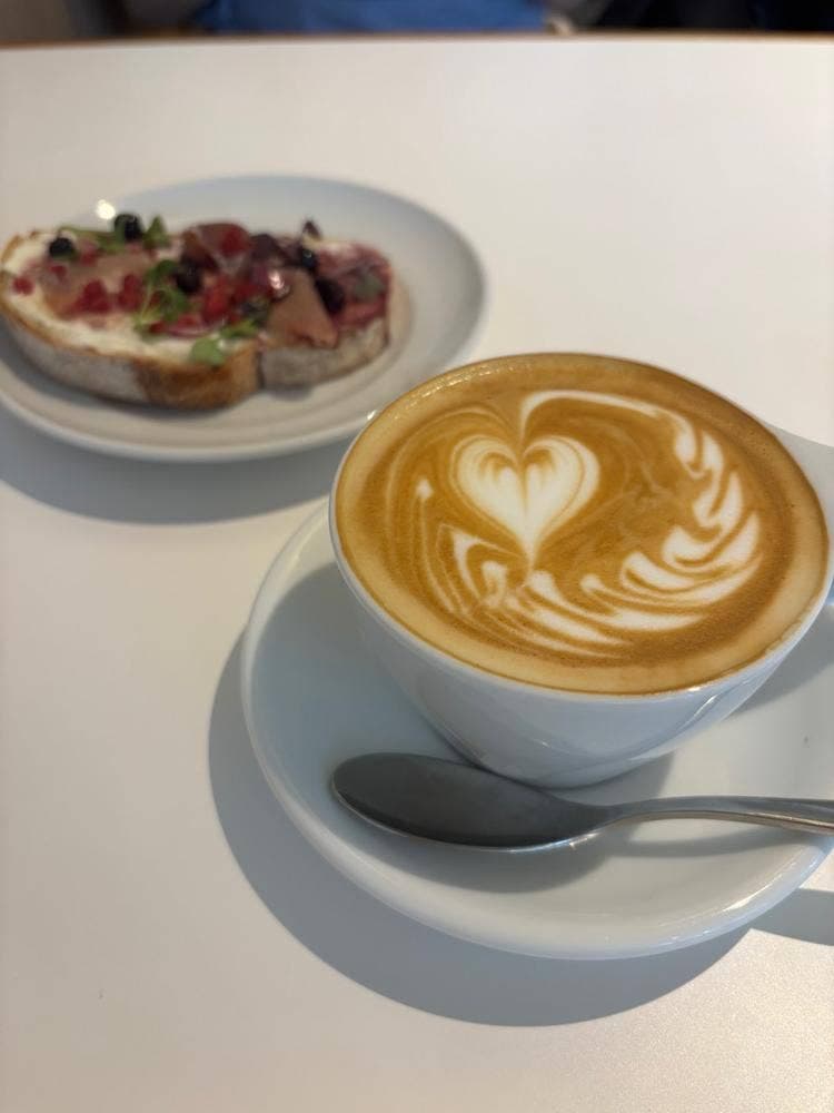 LATTE GRAPHIC 麻布台