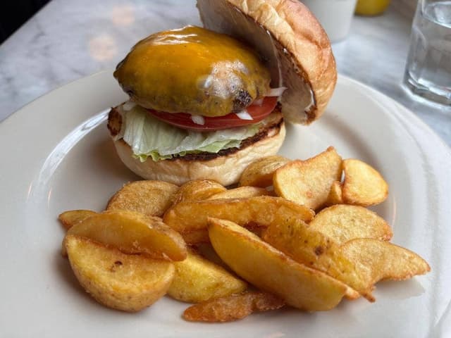 バーガーマニア 白金高輪店 - サブ画像2