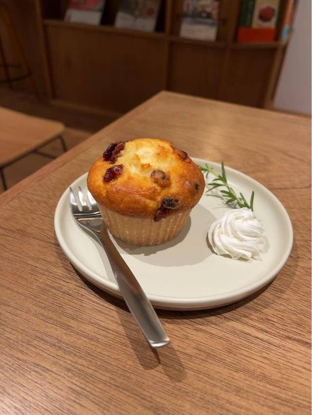 HOCCH gallery and book cafe - サブ画像2