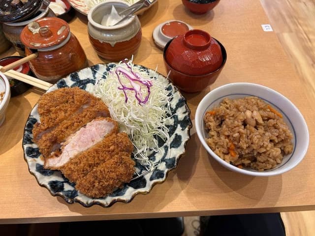 厚切りとんかつ よし平 厚木店 - サブ画像1