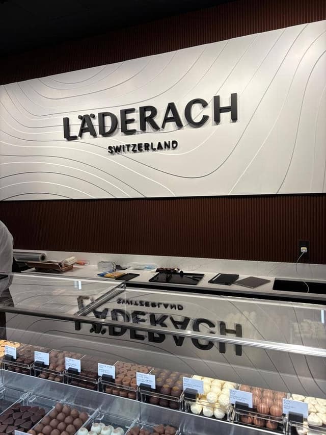 LÄDERACH GINZA SIX店 - サブ画像2