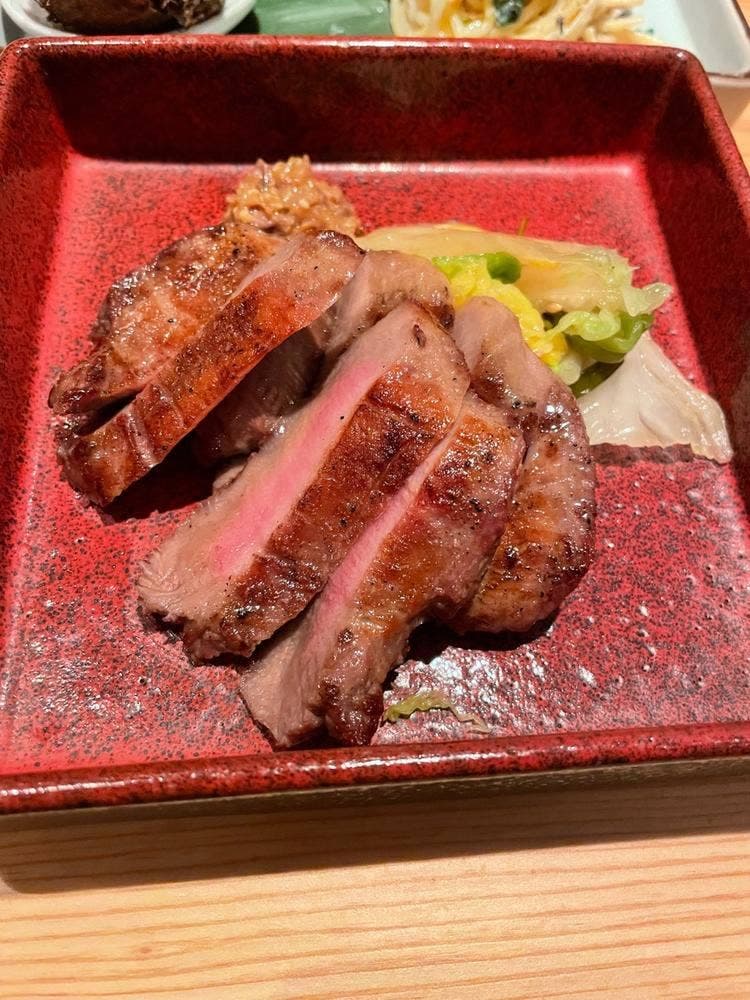 たん焼きと小皿