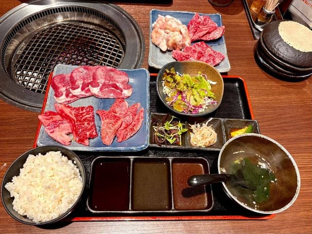 精肉卸直営店 宮崎牛焼肉 黒牛 - サブ画像3