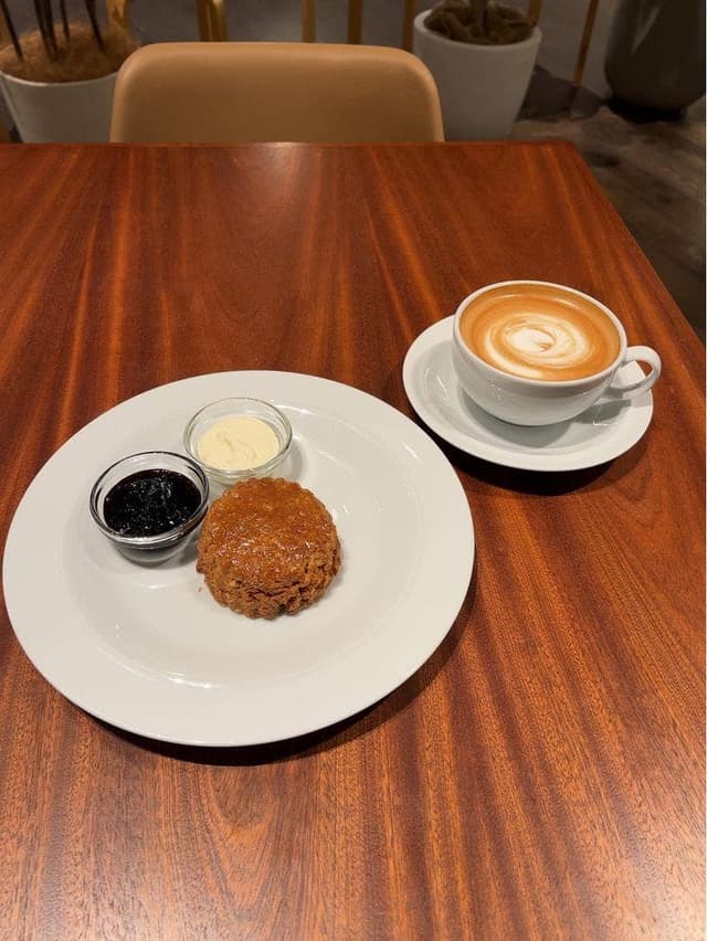 MARGARET HOWELL SHOP＆CAFE NEWoMAN TAKANAWA - サブ画像2