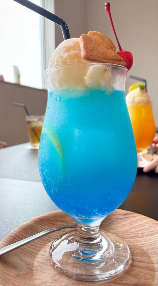 kissa 碧に白