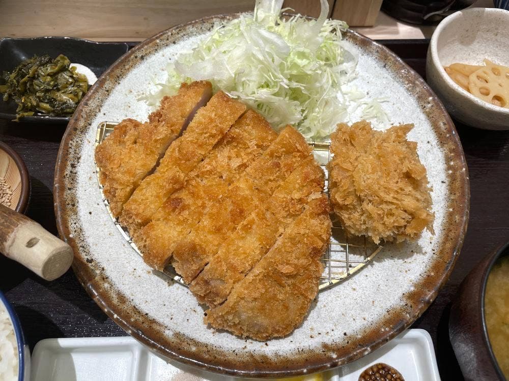 とんかつ知青