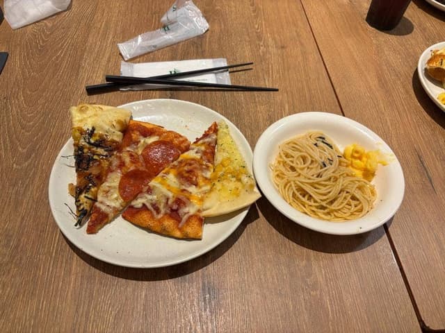 シェーキーズ イオンモール座間店 - サブ画像2