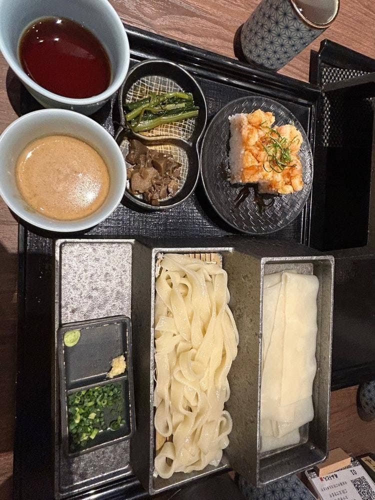 花山うどん 伊香保石段店