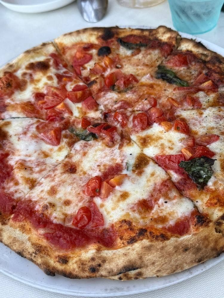 ピッツェリア ペスカトーレ