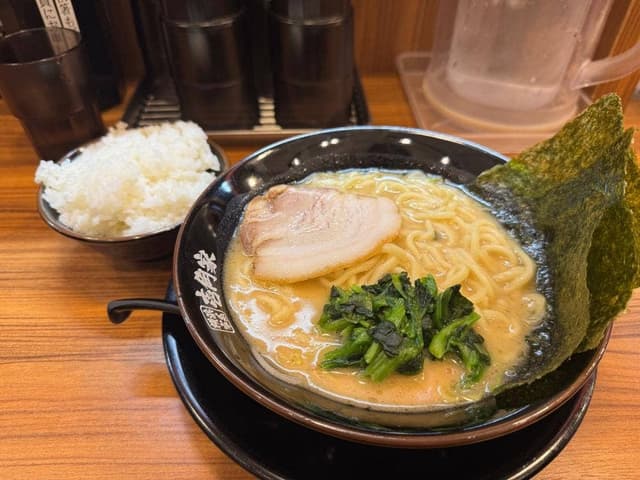 横浜家系ラーメン 壱角家 吉祥寺駅前店 - サブ画像1