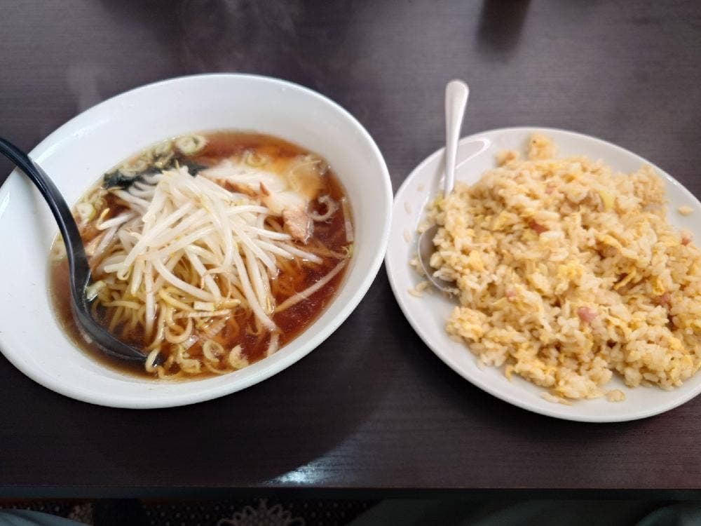 台湾料理 佳佳紅