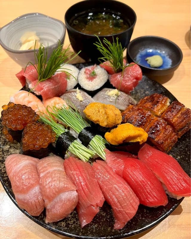 梅田酒場 すし金 ホワイティうめだ店 - サブ画像1