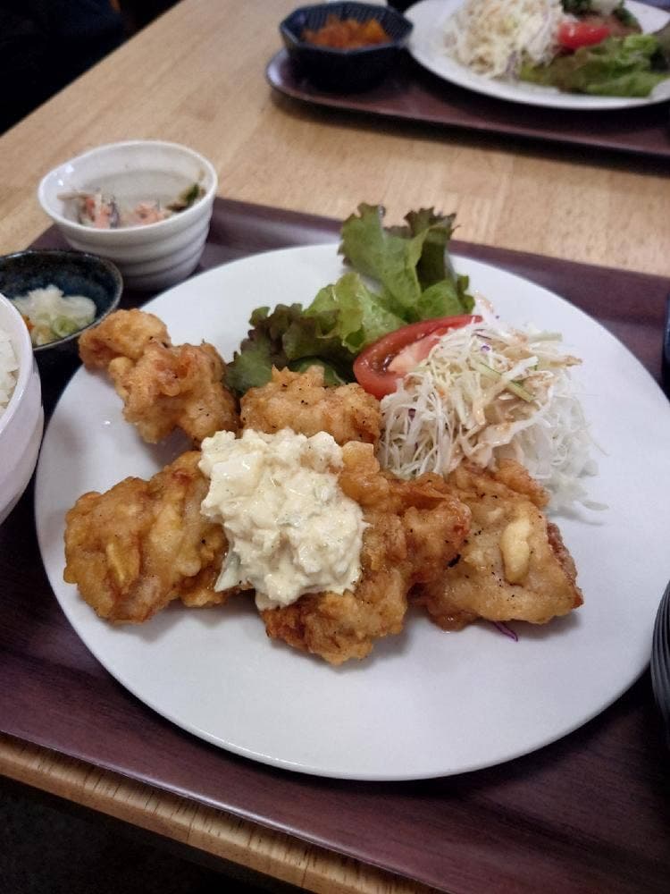 ごはん居間人