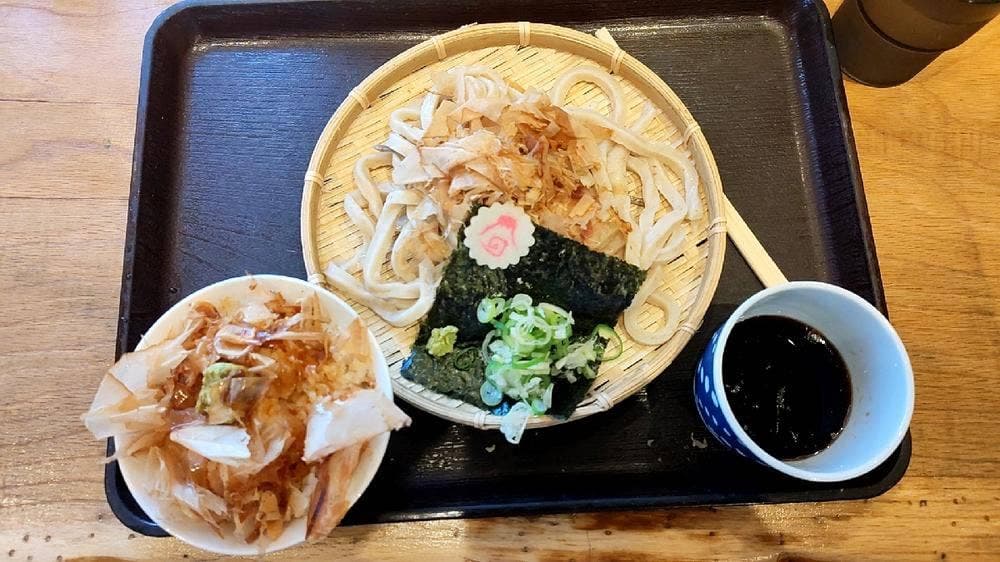朝挽き蕎麦と固いうどん 俺が食堂