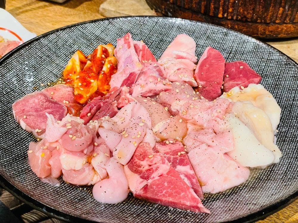 炭火焼肉オールスターズホルモンとんぼ