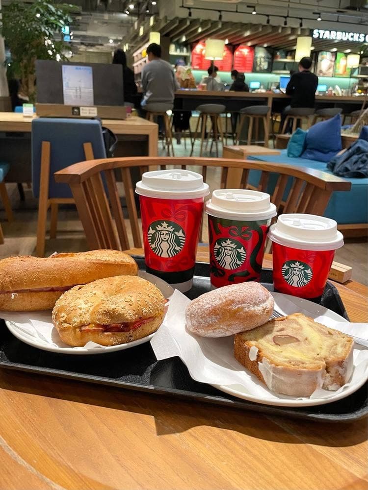 スターバックス コーヒー 湘南蔦屋書店