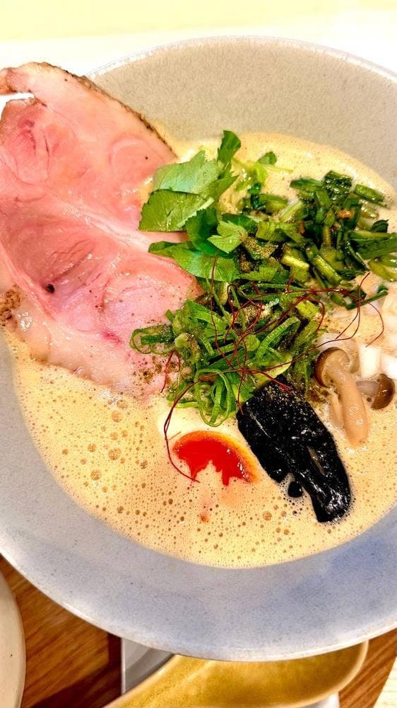 鶏と魚介らぁ麺 komugi