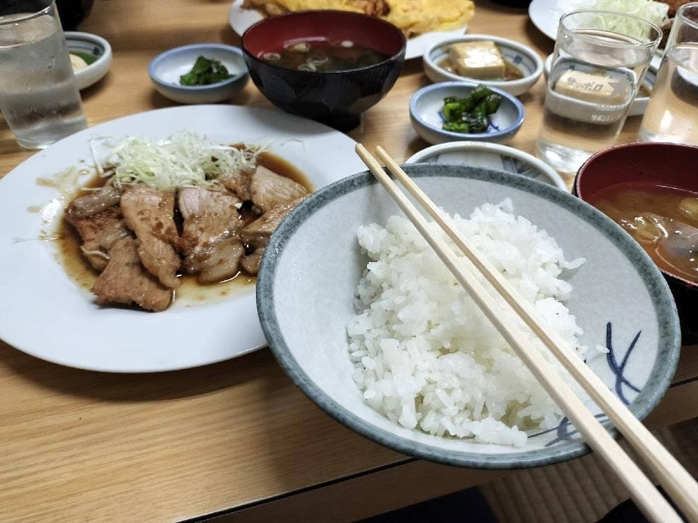 とん国