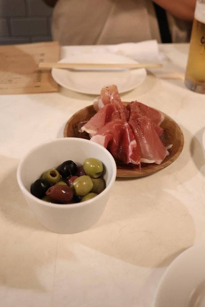 立ち飲みワイン 荒川STAND