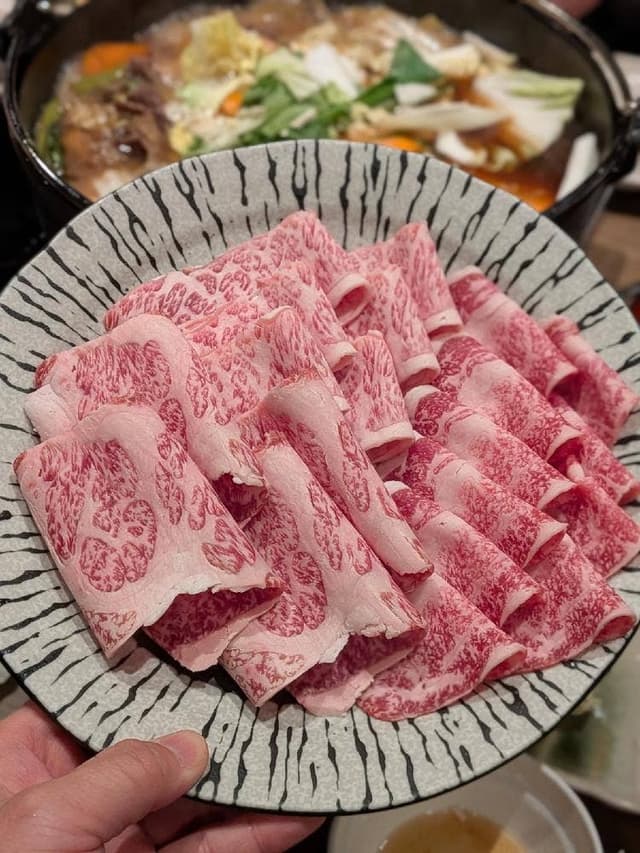 すき焼き ズワイガニ・タラバガニ食べ放題 和牛とカニ 三条河原町店 - サブ画像1