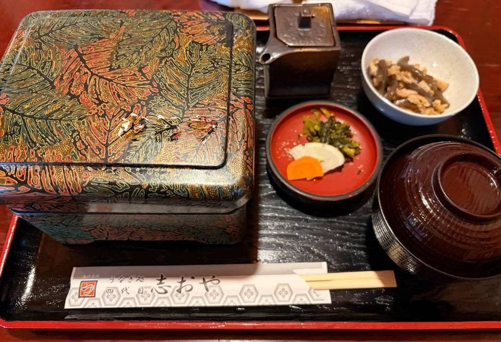 うなぎ料理 志おや