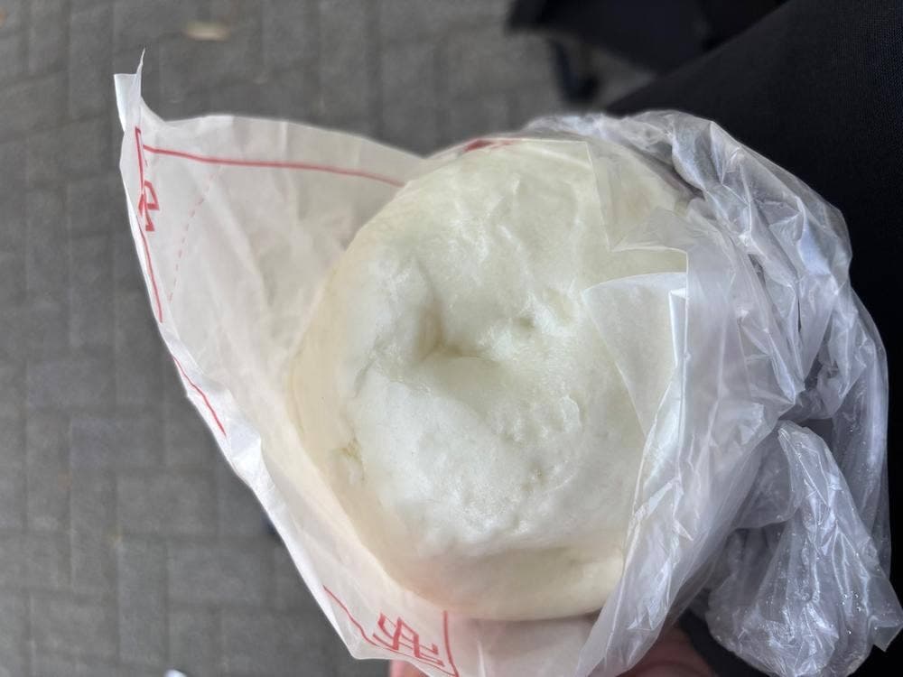 ブタまんの江戸清 大通り店