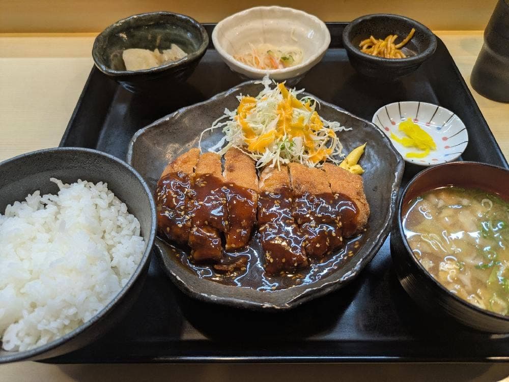 ごはんや 楽らく