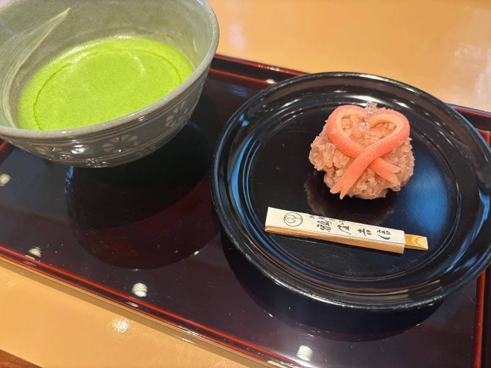 鶴屋吉信 日本橋三越本店