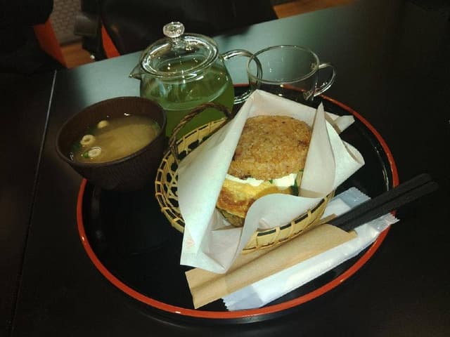 comecome BURGER 博多駅前店 - サブ画像1