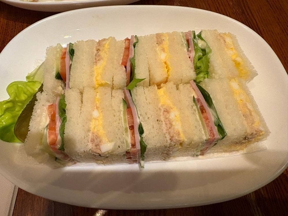 茶房 絵李花