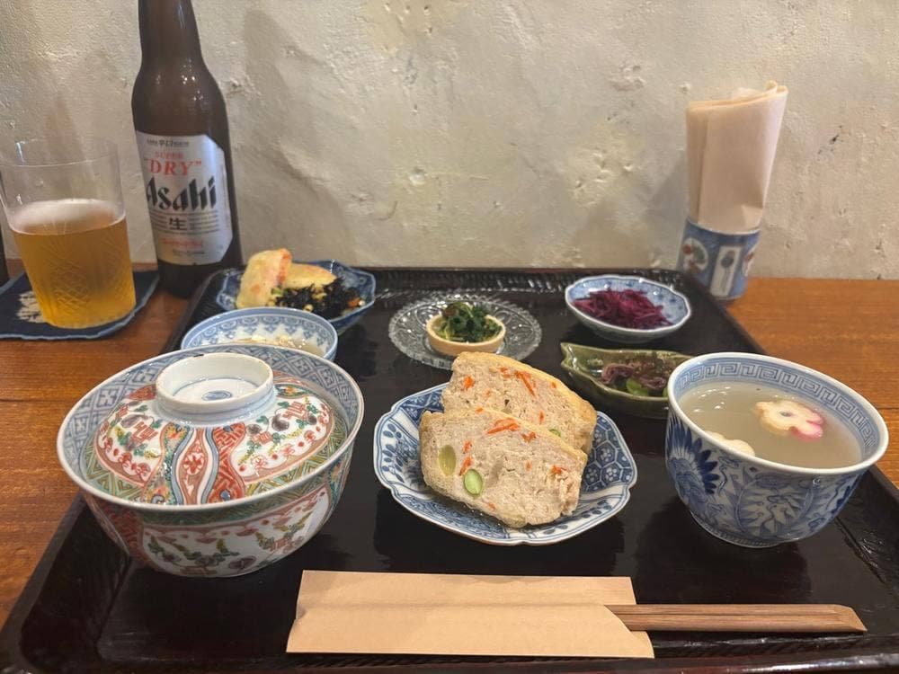 元町imari 骨董とカフェ