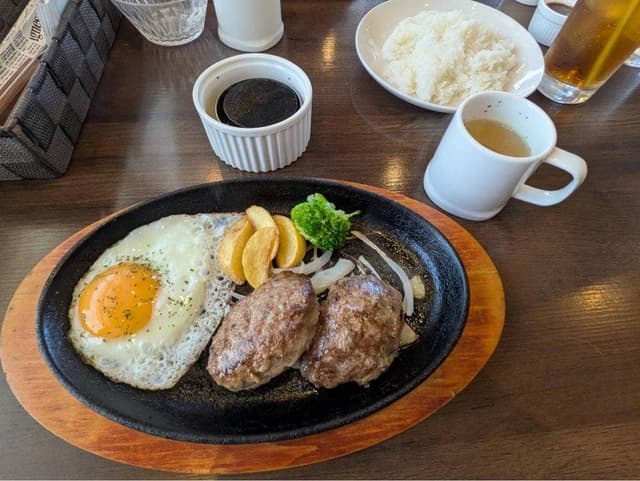 鉄板ハンバーグDining ニシエヒガシエ - サブ画像1