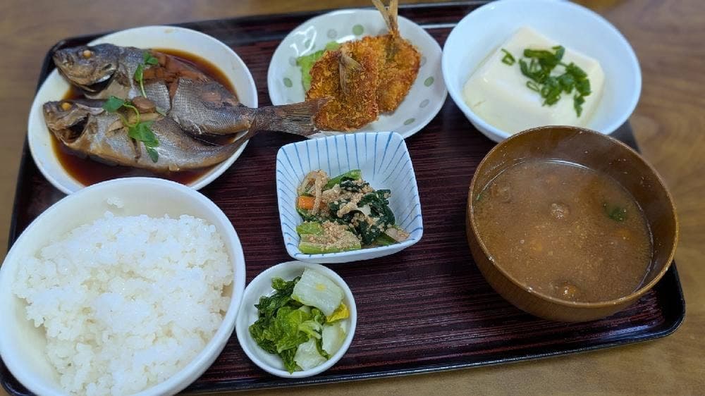 大衆食堂 まるや