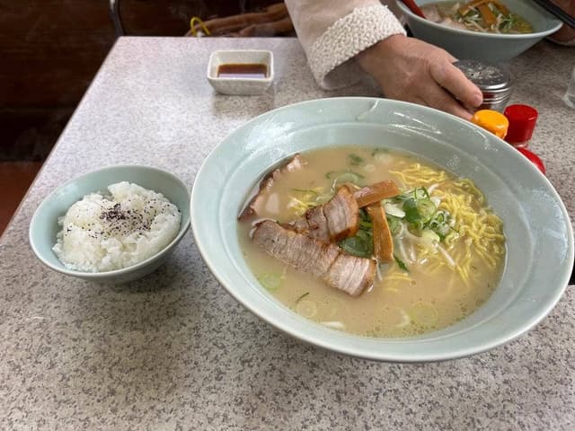 ローダン斐川店 - サブ画像1