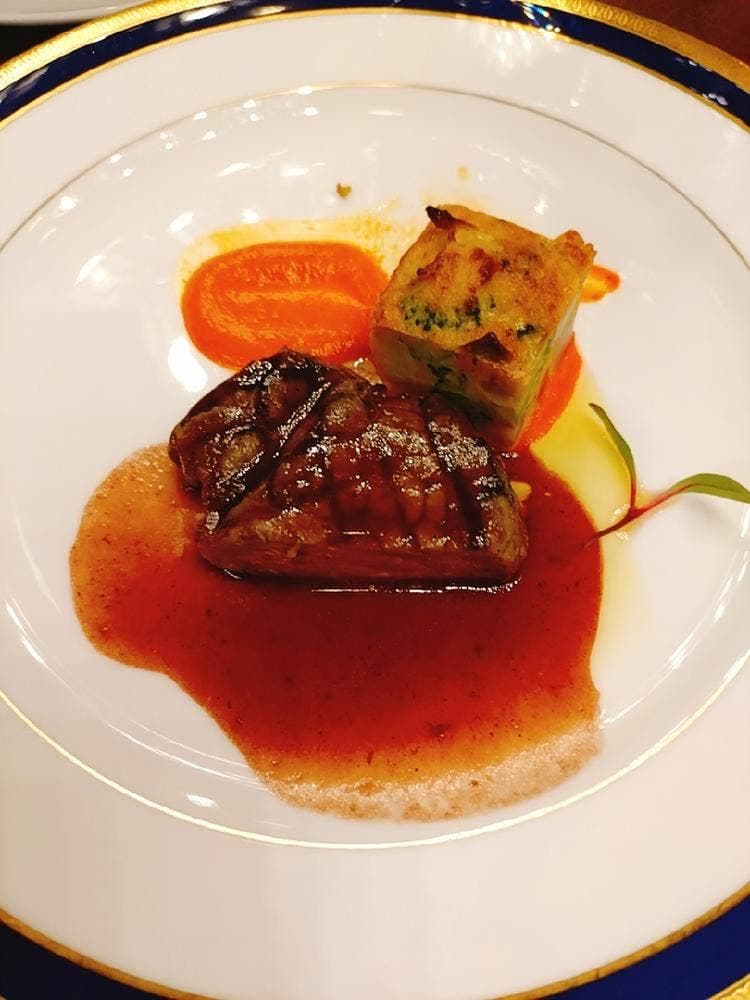 西洋料理屋 ダンスィングドール 万代シルバーホテル