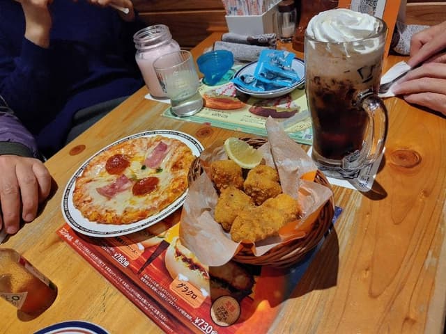 コメダ珈琲店 堺筋本町店 - サブ画像1