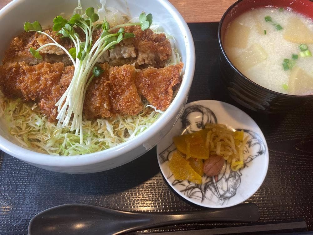 どんぶり亭 ドン!!!と食え