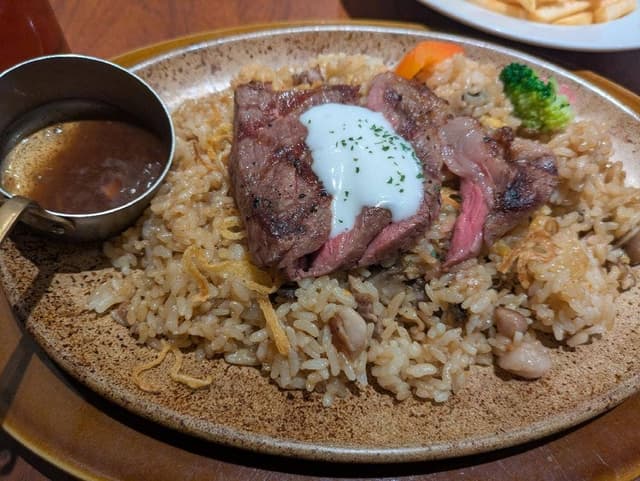 ロイヤルホスト 八丁堀店 - サブ画像1