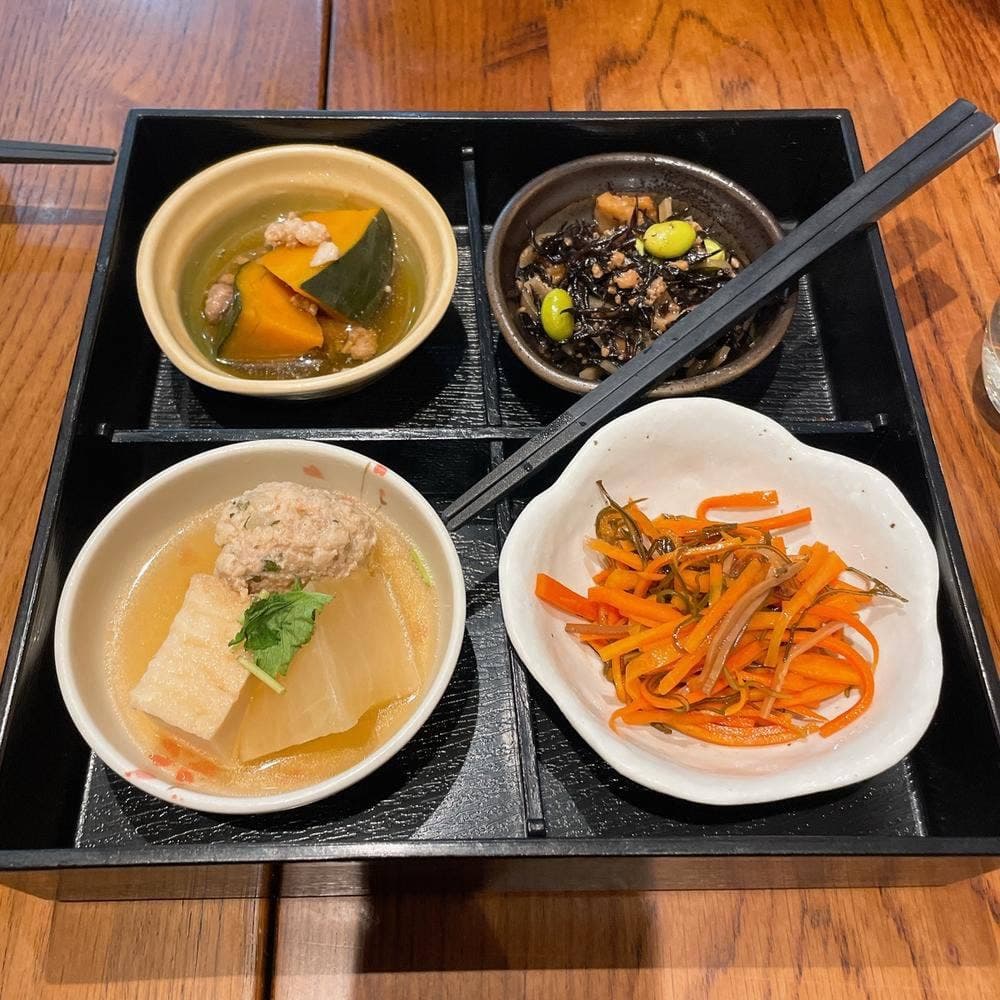 麺とおばんざいとお酒のお店 佳什