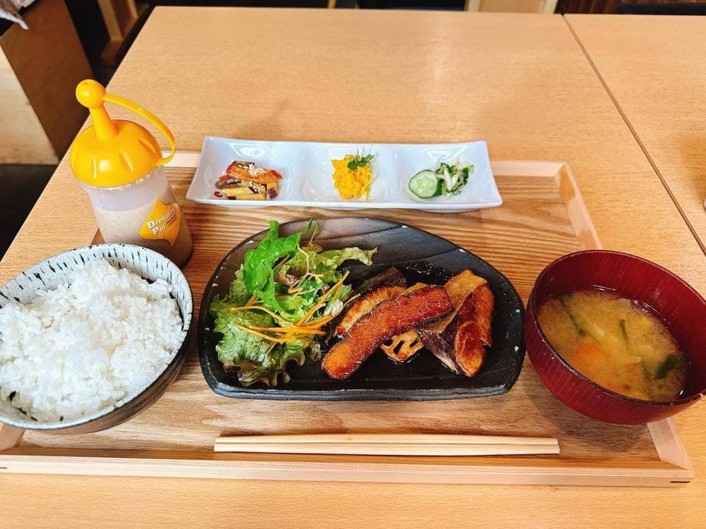 居酒屋 潮 酒と飯処