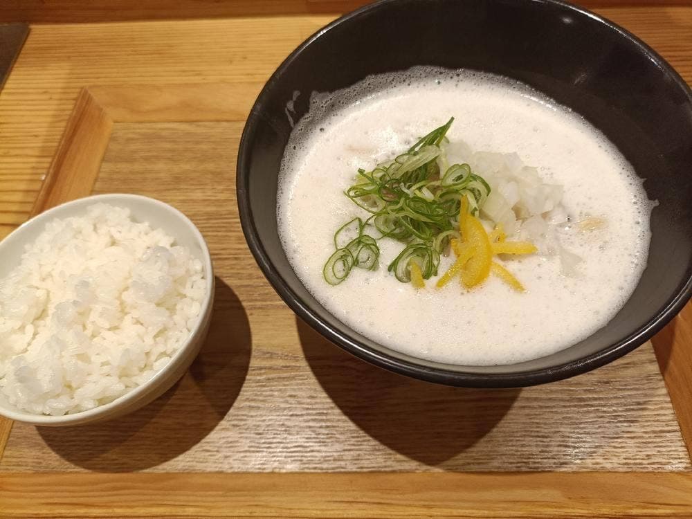 鶏と鮪節 麺屋 勝時