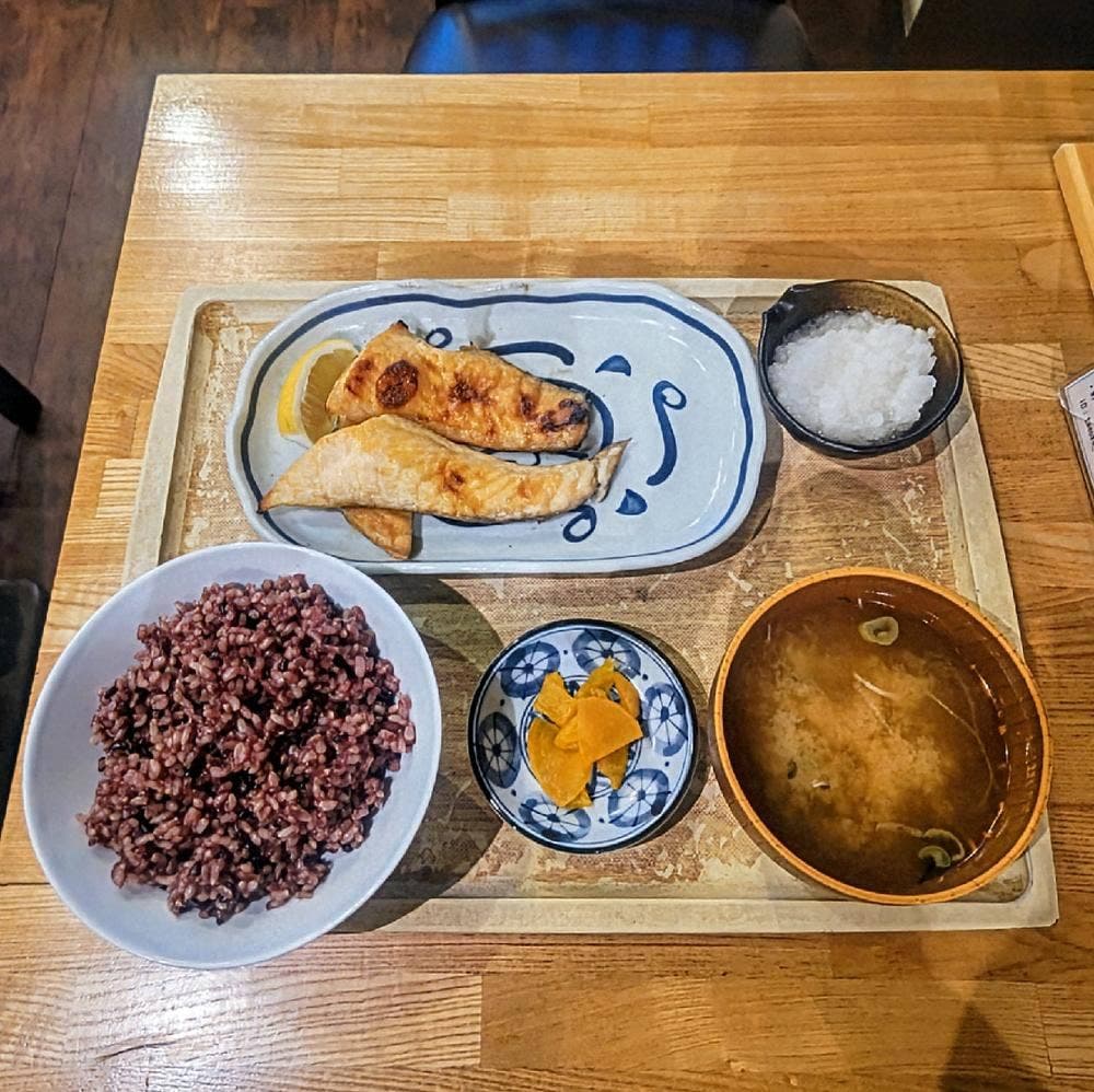 佰年食堂 太助