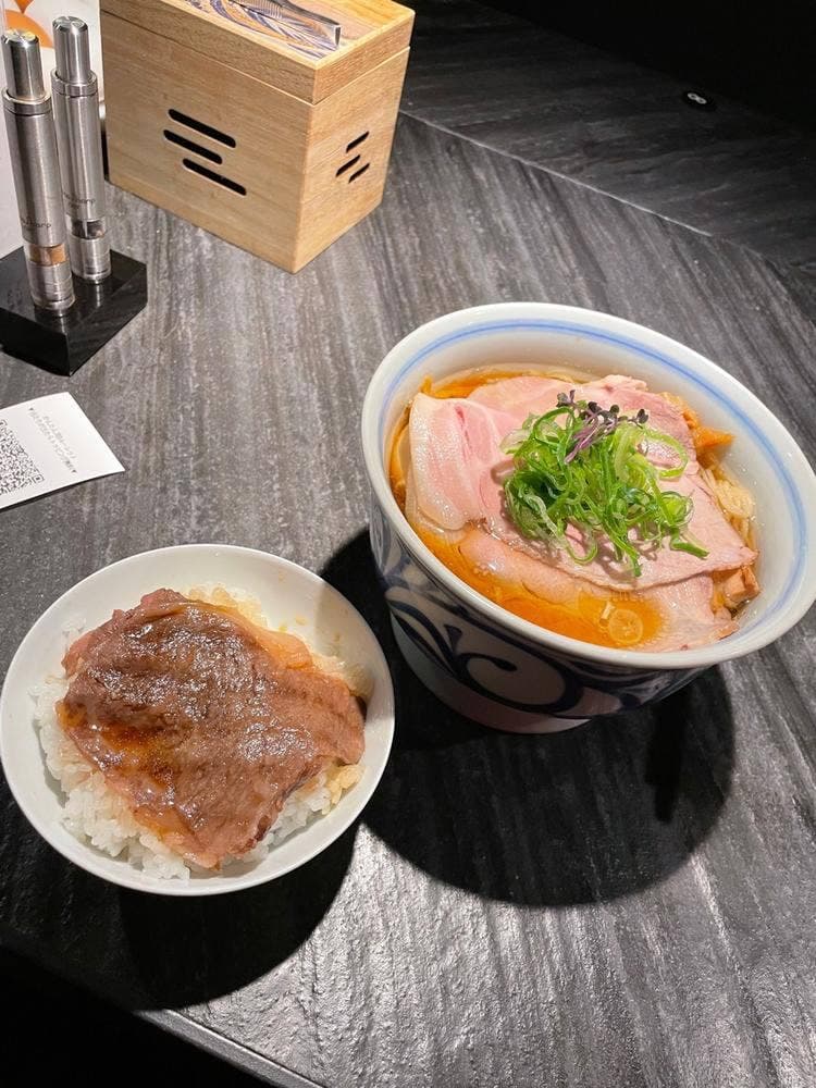 駄目な隣人 神戸元町店