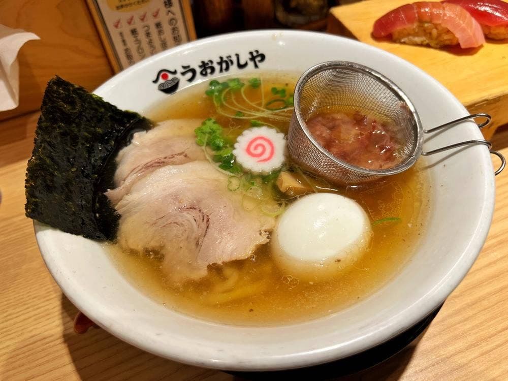 鮨とラーメン うおがしや 新橋店
